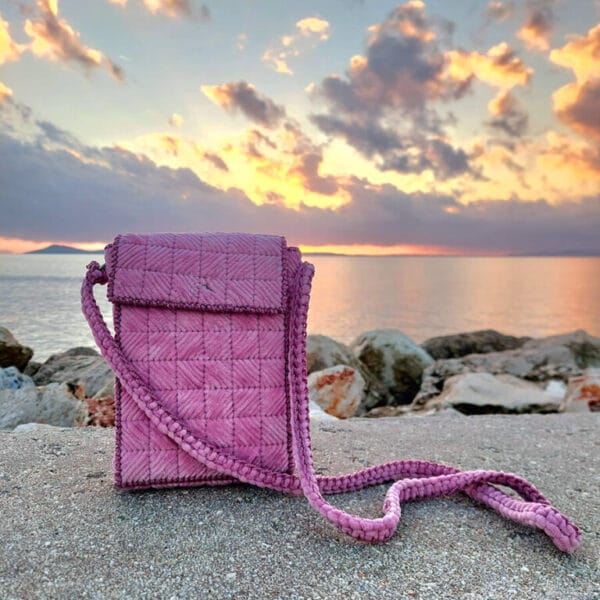 Χειροποίητο Πλεκτό τσαντάκι "Fluffy Rose Pocket"